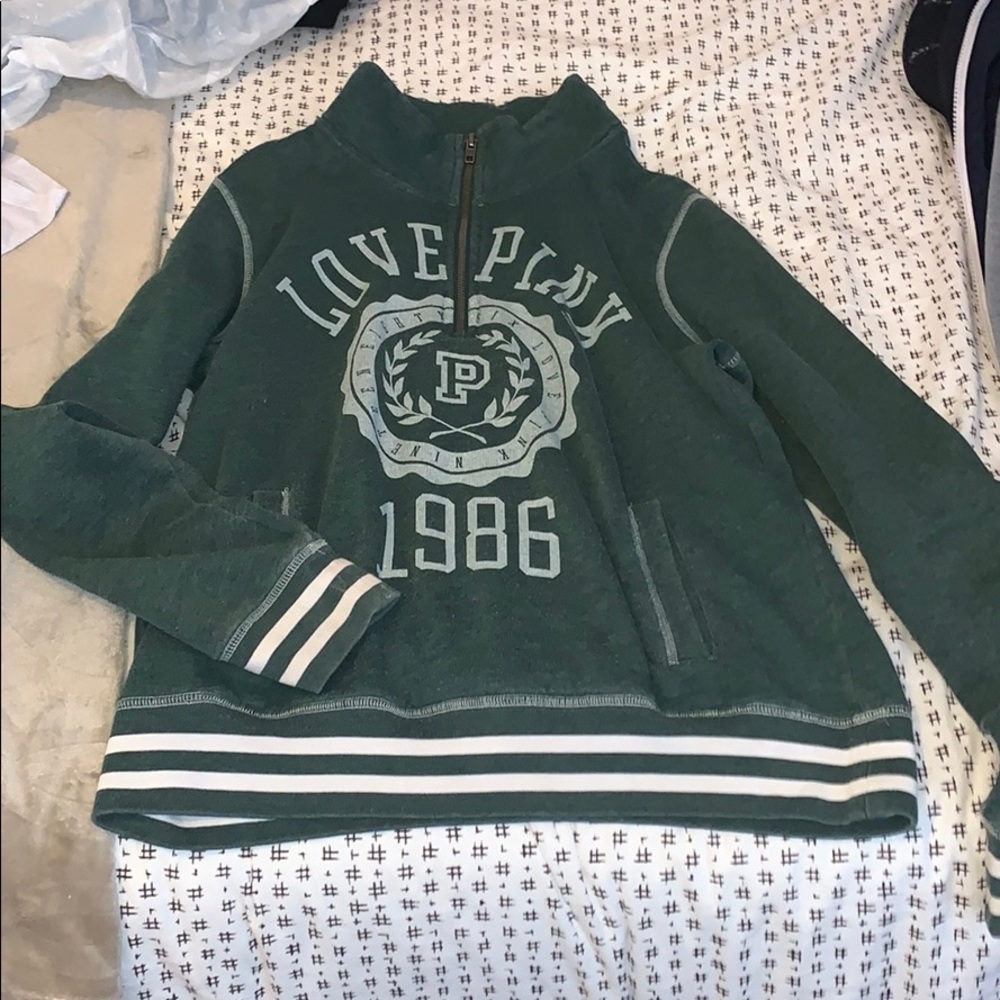 short turtle neck sweater